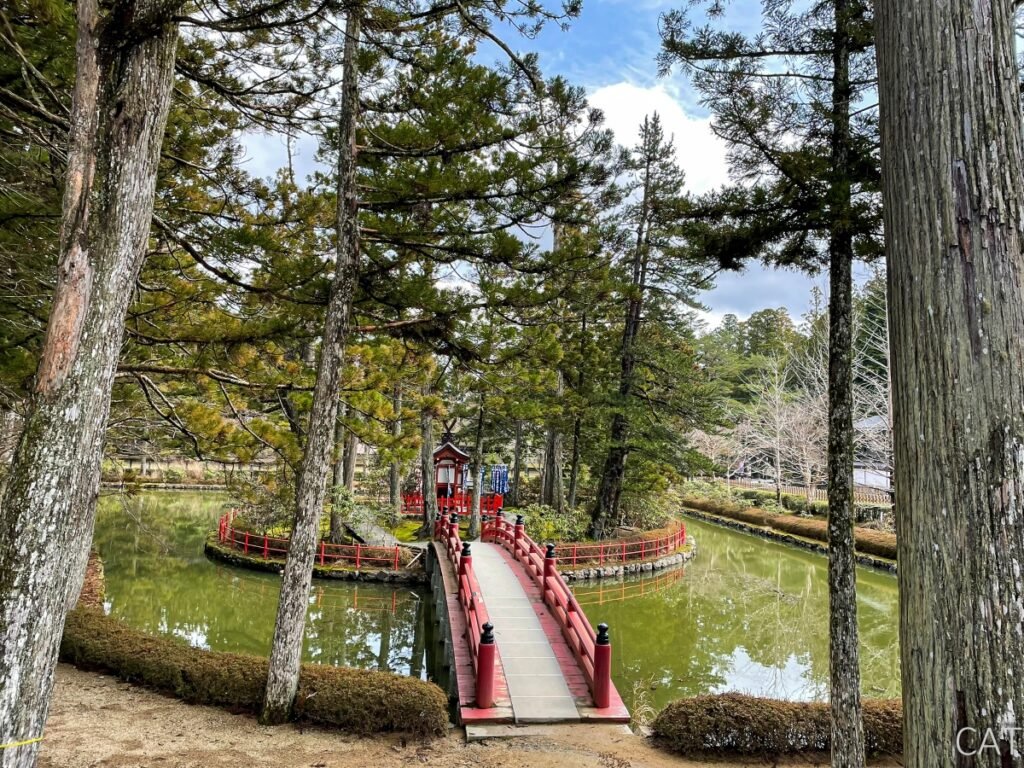 Koyasan_Danjo Garan_Hasuike