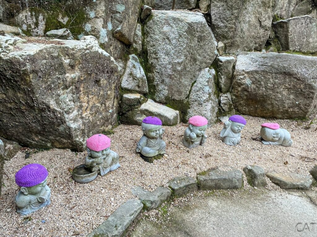 Miyajima_Daisho-in Temple_Rakan statues