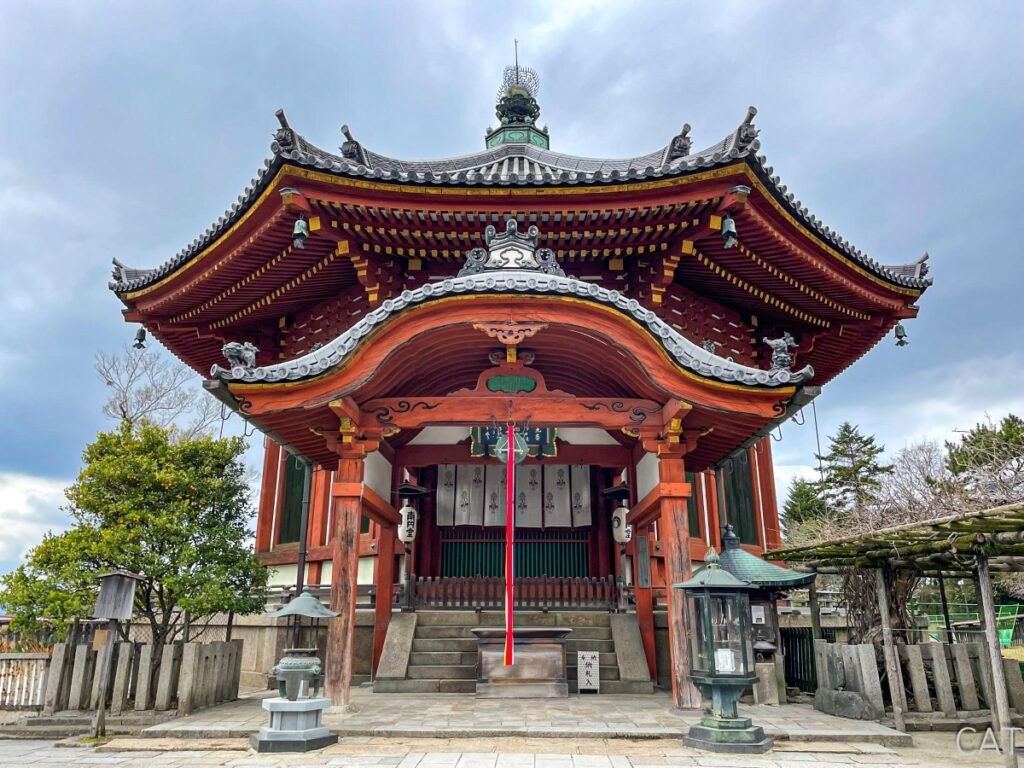 Nara_Templo Kōfuku-ji_Salon octogonal